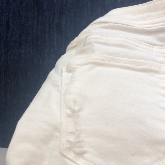 White denim shorts - Picture 5 of 6